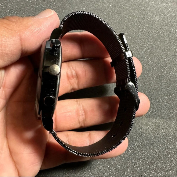 Economicxi mens quartz fashion watch black case strap and dial date just working - Picture 8 of 10